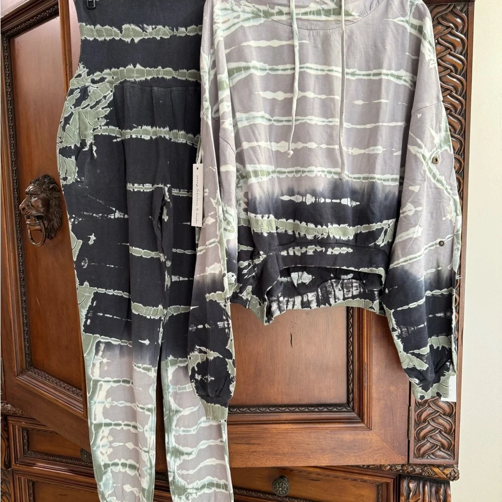 Young Fabulous & Broke Black and Green Tie-Dye Jogger Set - Picture 1 of 7